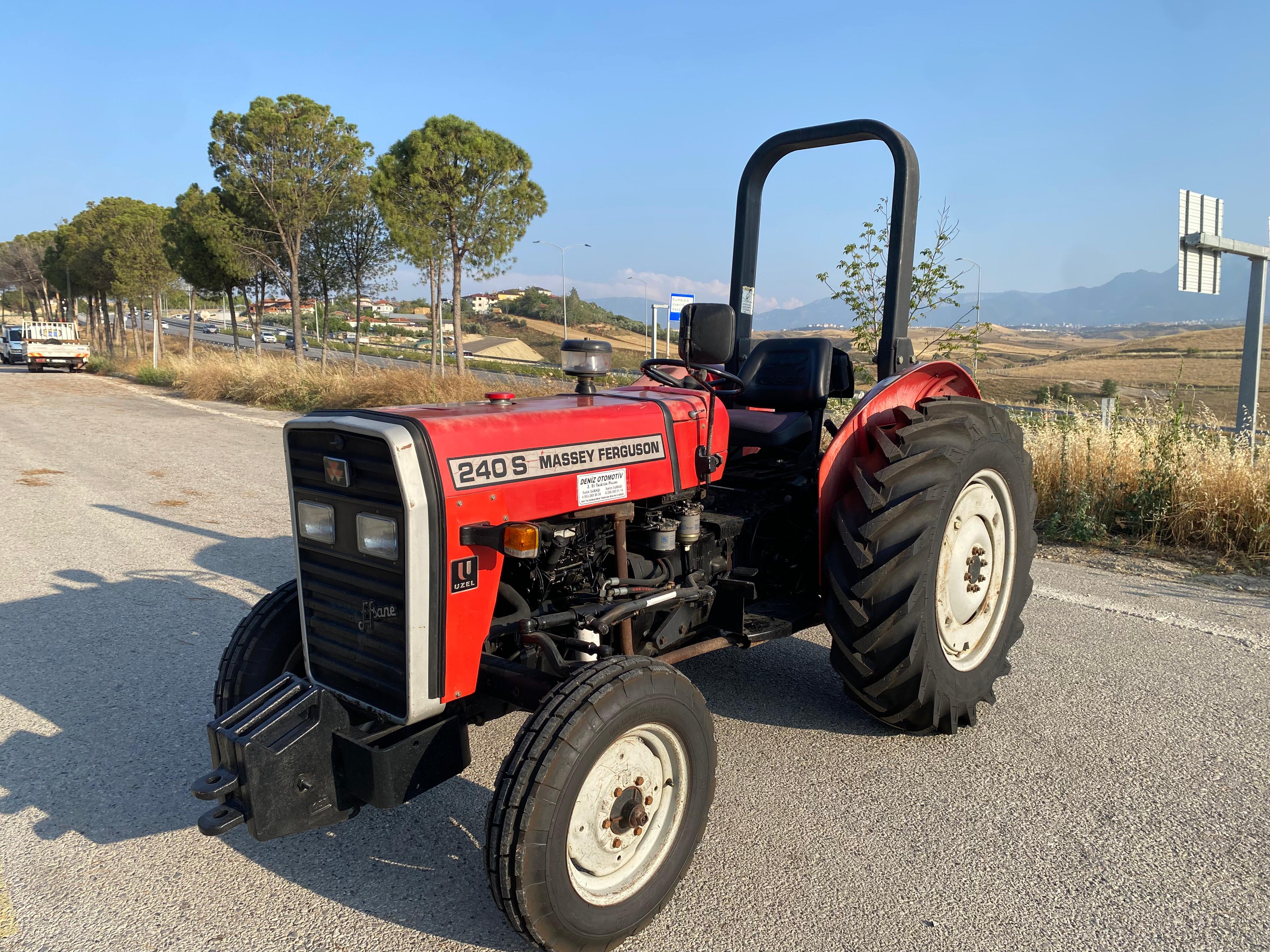 2004 240 Massey Yan Görünüm